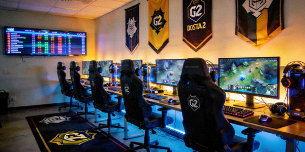 G2 Esports战队DOTA2分部训练基地内景，充满电竞氛围